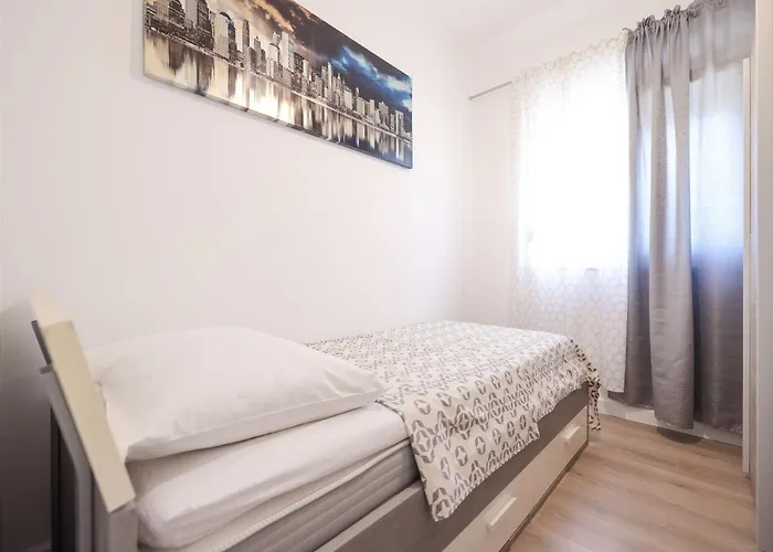 Oscar & Leo Apartments