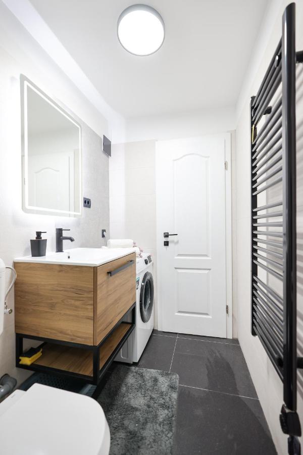Oscar & Leo Apartman *