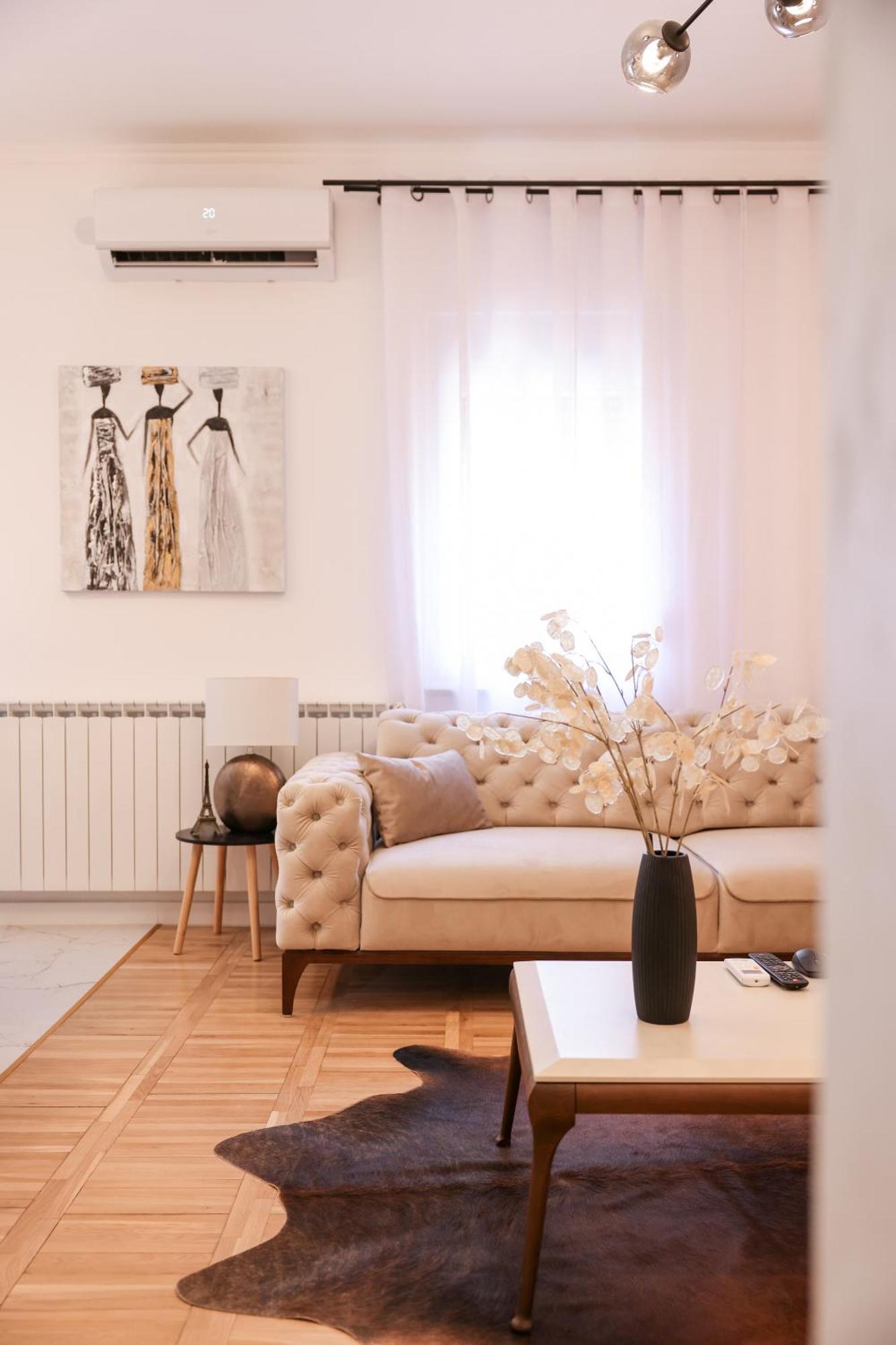 Oscar & Leo Apartman Zára